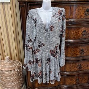 Abound Gray Floral Long Sleeve Dress